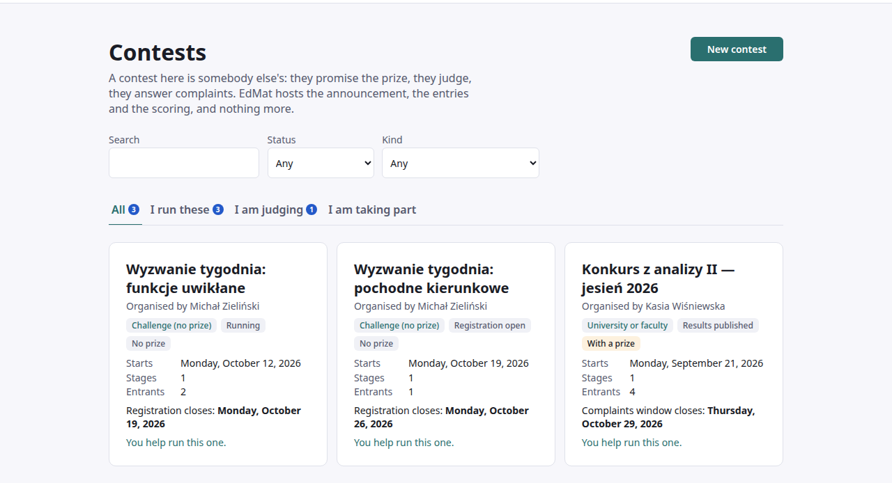 Zrzut ekranu strony konkursów: wyszukiwarka, filtry stanu i rodzaju, zakładki All, I run these, I am judging i I am taking part oraz trzy kafelki konkursów — dwa wyzwania tygodnia bez nagrody, które organizuje Michał Zieliński, i „Konkurs z analizy II — jesień 2026” Kasi Wiśniewskiej, z nagrodą i opublikowanymi wynikami — na każdym data startu i liczba zgłoszonych.